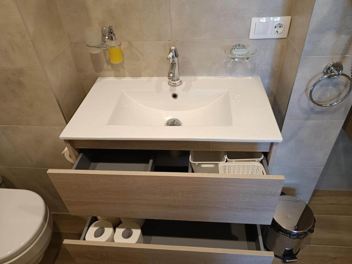 Liuto Apartamentai Juodkrantė Buitenkant foto