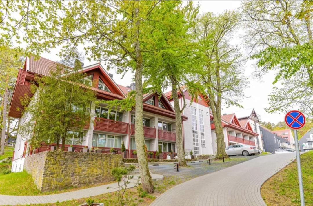Liuto Apartamentai Juodkrantė Buitenkant foto